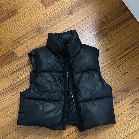 Zara Jackets & Blazers - Zara Black Puffer Cropped Leather Vest
